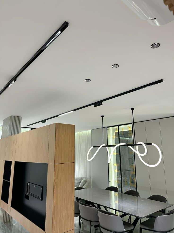 City Lights Hub | المورد الرائد للإضاءة في مصر - دليلك الشامل لنظام الإضاءة المغناطيسية الماجنتيك تراك من CLH